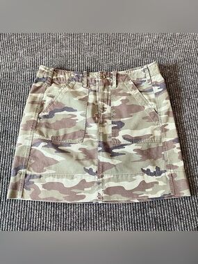 G One Goods Green Camouflage Mini Skirt Size 6